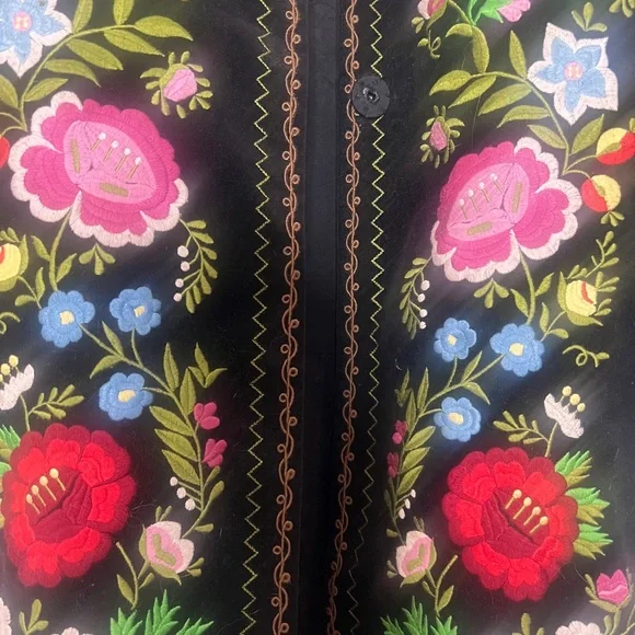 Vintage Black Floral Embroidered Jacket - Picture 4 of 7